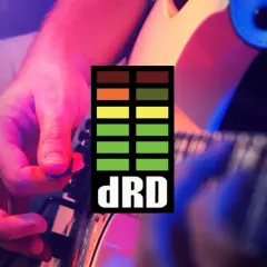 Gitarrist mit Plektrum, das Logo "dRD" und eine Anzeige für dynamische Pegelkontrolle.
