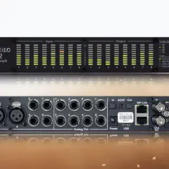 Metric Halo Mobile I/O 2882 mit XLR- und Klinkeneingängen, Pegelanzeigen und verschiedenen digitalen Anschlüssen.