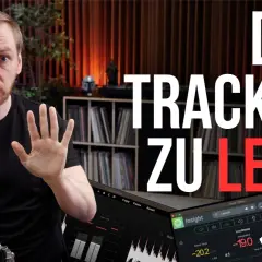 Mann zeigt Hände, Text "DEIN TRACK IST ZU LEISE!", Software zeigt LUFS-Werte für Mastering.