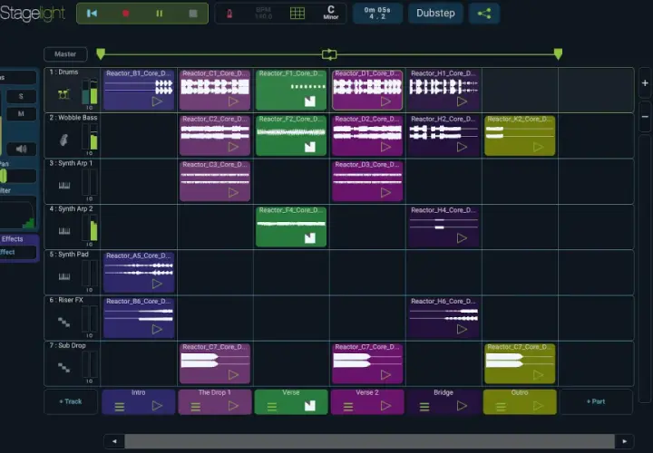 Stagelight-Oberfläche mit Musik-Sequenzen, die an eine playbox native instruments erinnern. Verschiedene Spuren für Drums, Bass und Synths sind sichtbar.