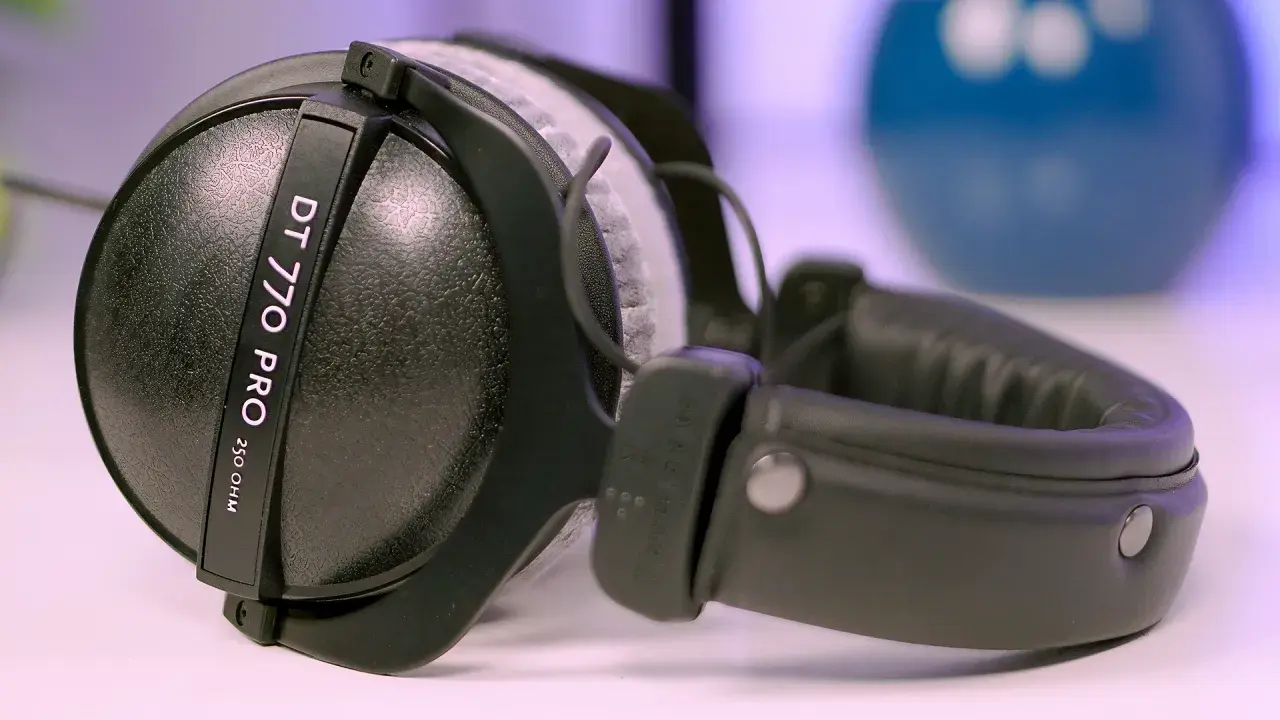 Beyerdynamic DT 770 PRO Kopfhörer mit 250 Ohm. Ein Vergleich zwischen 80 ohm vs 250 ohm Modellen.