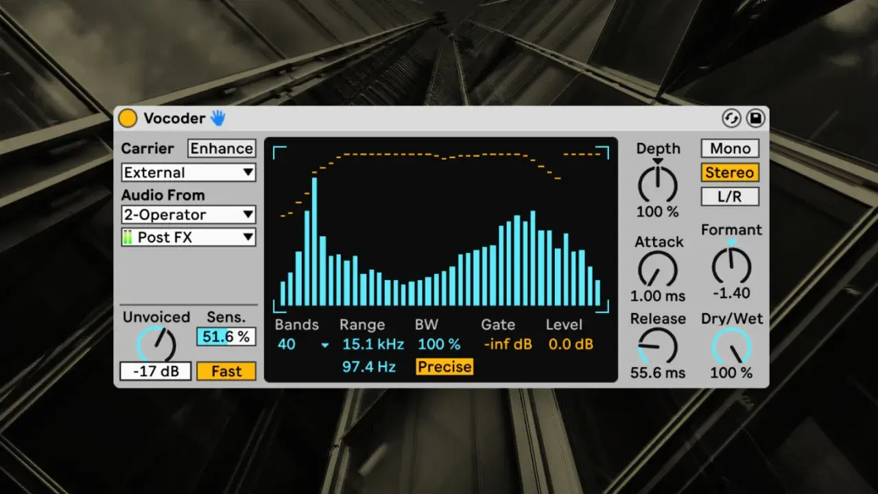 Ableton Vocoder-Interface mit Frequenzbalken und Reglern für Stereo-Effekte.