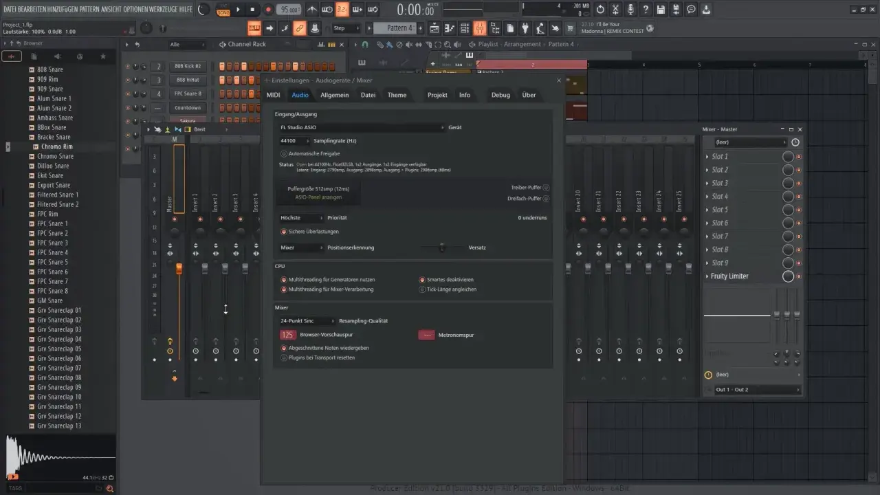 FL Studio mit geöffnetem Mixer-Fenster und Einstellungen für die Audiogeräte. Ein Musikproduzent nutzt die Software für FL Studio Recording.